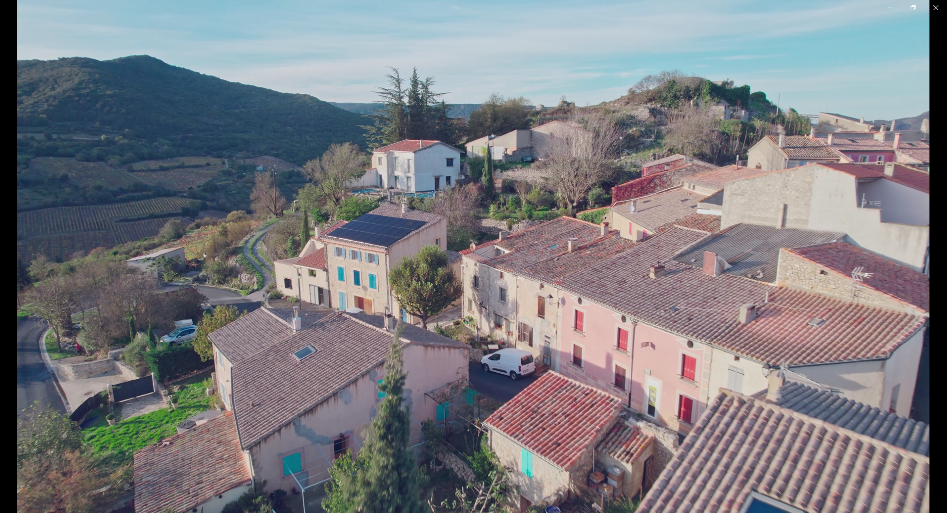 Panneaux installés sur le toit de gîtes communaux dans le cadre de l'action "Du soleil sur les toits"