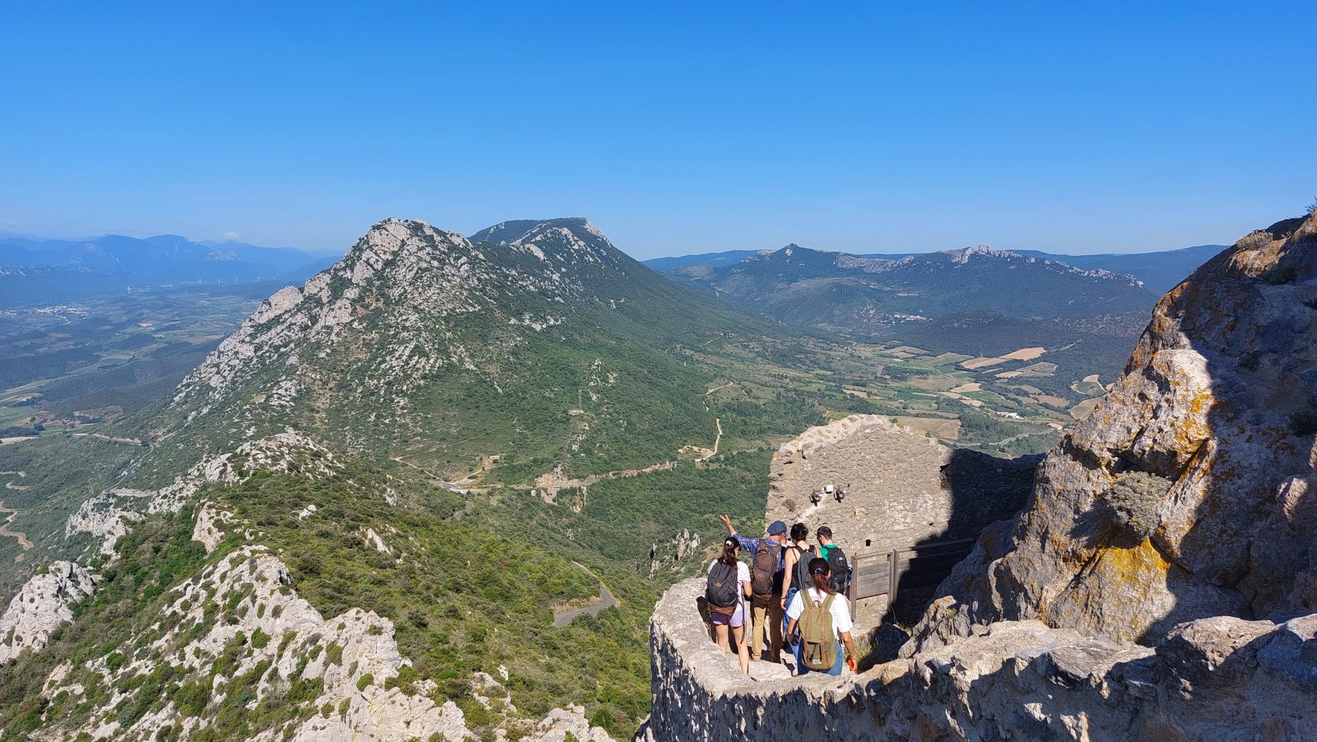 Frontière franco-aragonaise, château de Quéribus, Cucugnan, Parc naturel régional Corbières-Fenouillèdes.