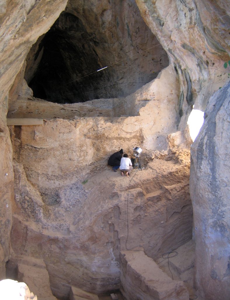 Caune de l'Arago, cavité dans laquelle fut découvert l'homme de Tautavel