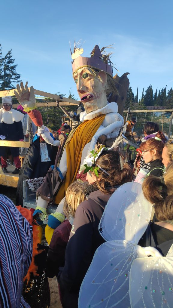 Au coeur des Hautes-Corbières, dans le Parc naturel régional Corbières-Fenouillèdes, les villages fêtent le carnaval au son de chants occitans.